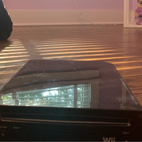 Wii Game console with 2 controllers